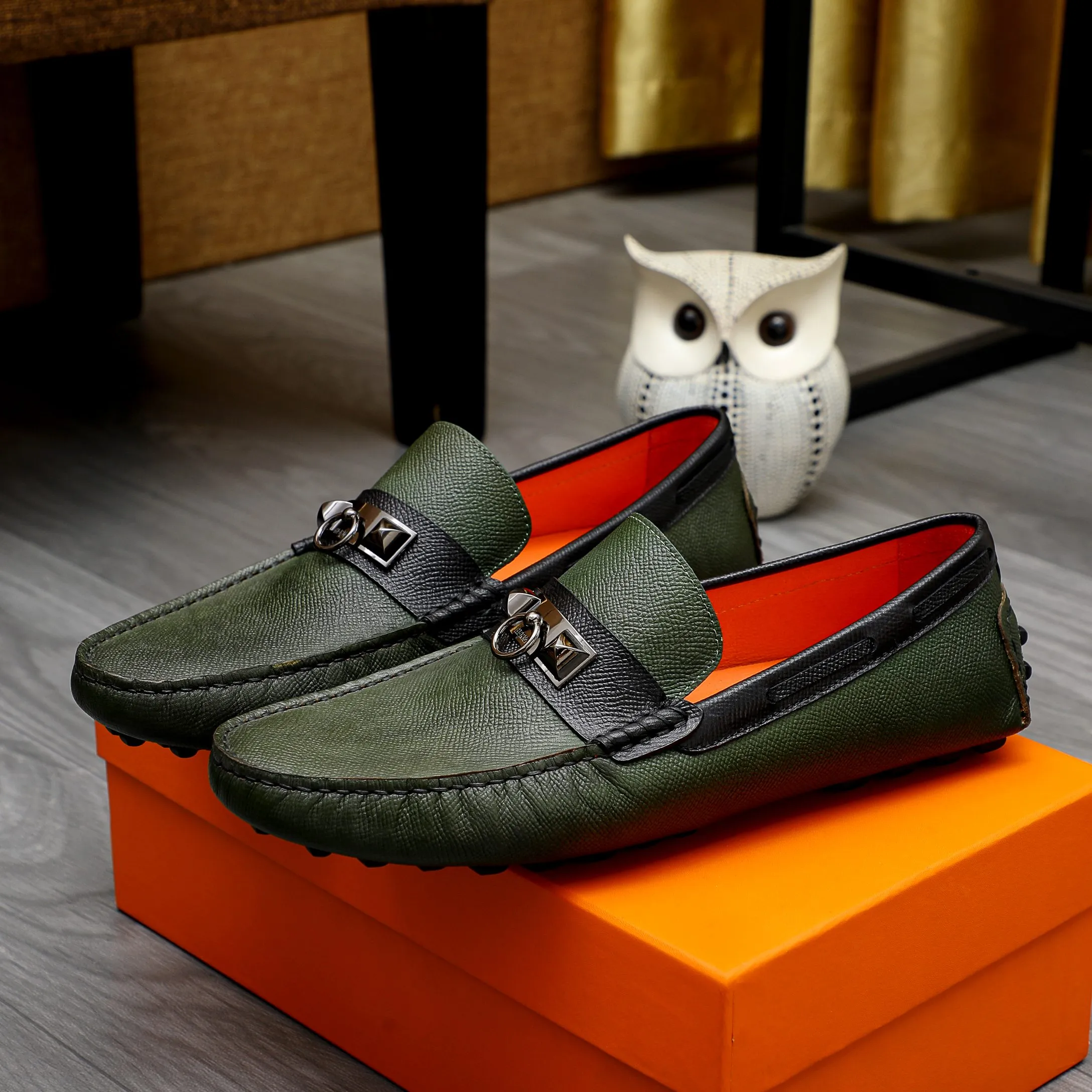 Factory price 380 🕷🕷【HERMES】The same style as Hermès counters🇨🇳Classic slip-on shoes 1:1 mold opening💯Original quality🍓Using imported first-layer cowhide🍅pig skin lining🌶🌶Super high-end men's leather shoes🇨🇳Solid and stable Very special🍇 Available in green! Code number 38-44 (45.46.47. Can be customized)